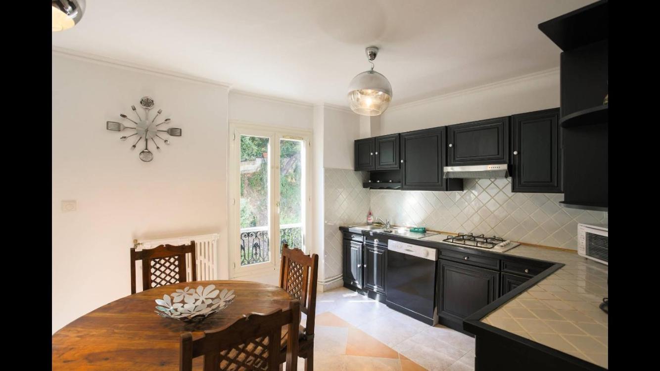Villa Laetitia - Appt De Charme Avec Parking - Nice Nord Экстерьер фото